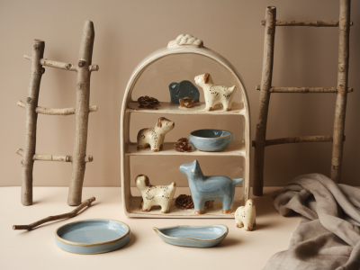 Wie du mit wenigen accessoires eine saisonale keramik-vitrine zuhause präsentierst